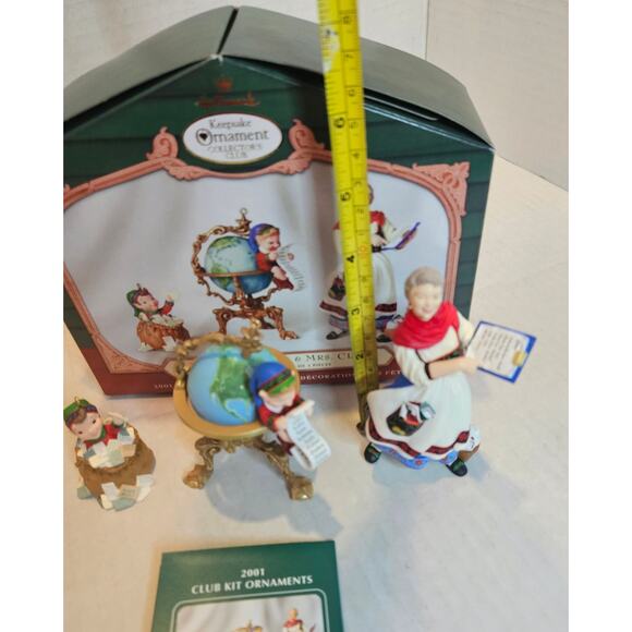 2001 Hallmark Keepsake Ornament Collector Club "Lettera, Globus, & Mrs. Claus" - Picture 9 of 10